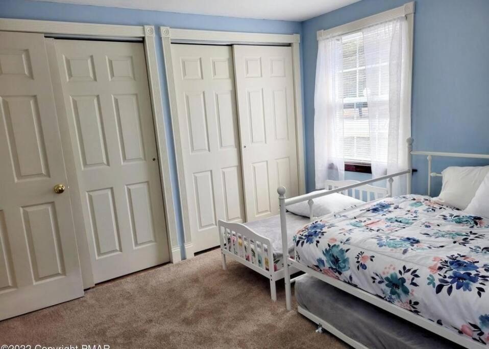 The Family Getaway Villa Tobyhanna Exterior photo