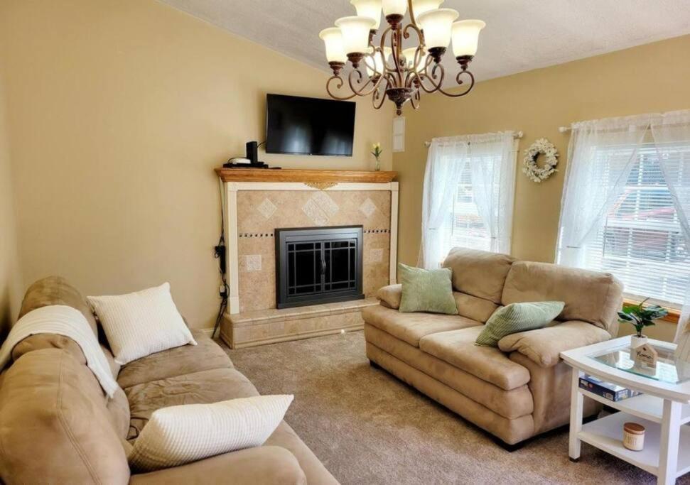 The Family Getaway Villa Tobyhanna Exterior photo